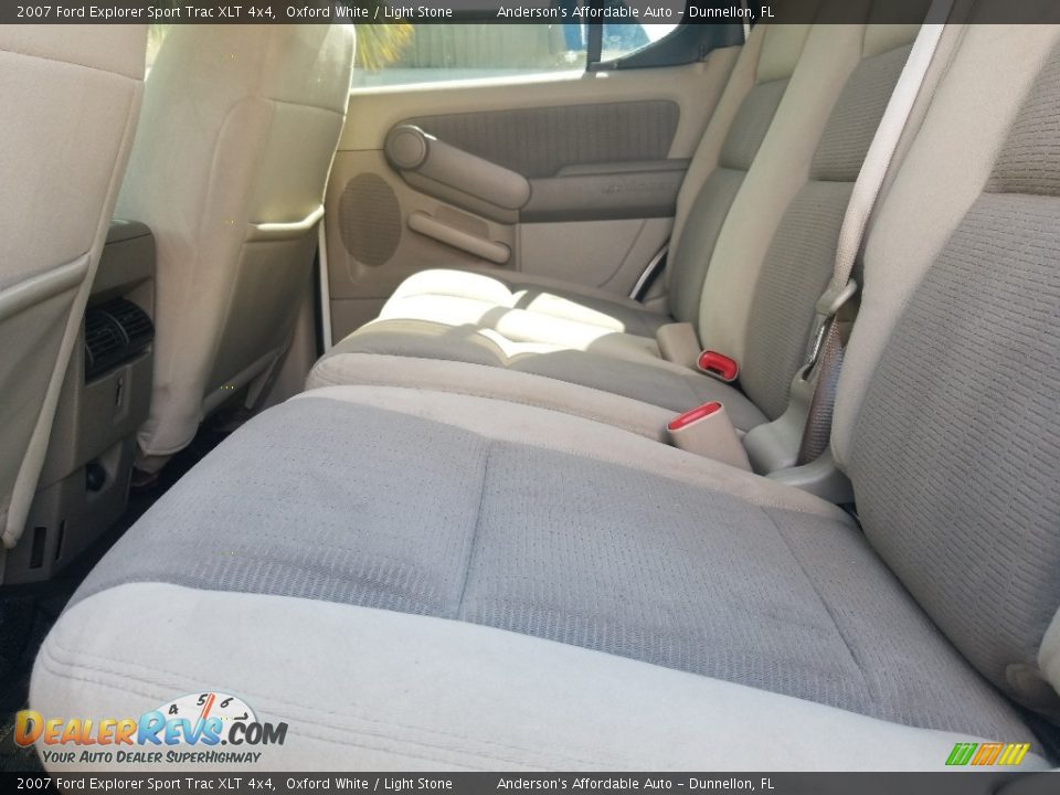 2007 Ford Explorer Sport Trac XLT 4x4 Oxford White / Light Stone Photo #16