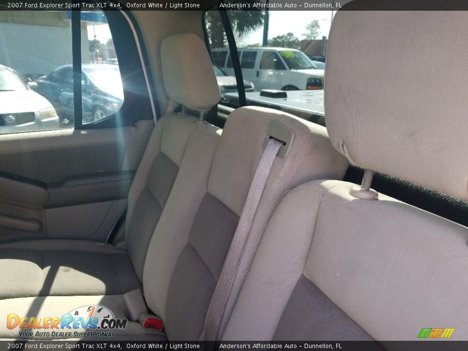 2007 Ford Explorer Sport Trac XLT 4x4 Oxford White / Light Stone Photo #17