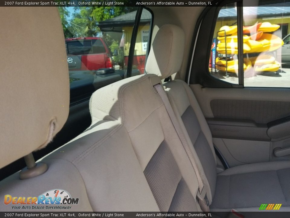 2007 Ford Explorer Sport Trac XLT 4x4 Oxford White / Light Stone Photo #25