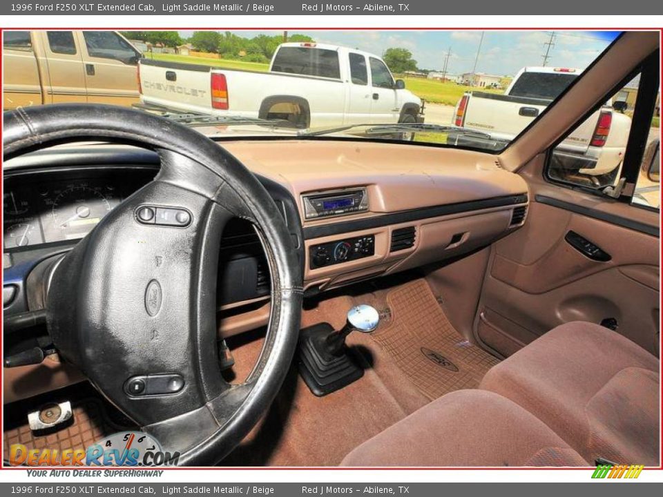 1996 Ford F250 XLT Extended Cab Light Saddle Metallic / Beige Photo #24