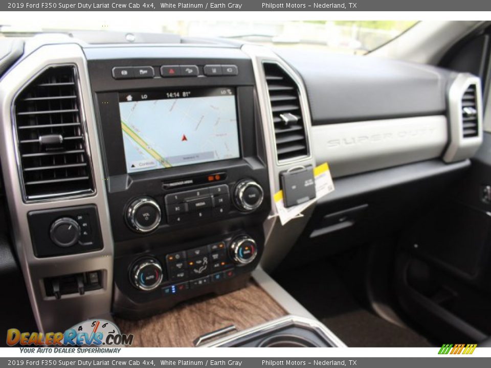 2019 Ford F350 Super Duty Lariat Crew Cab 4x4 White Platinum / Earth Gray Photo #16