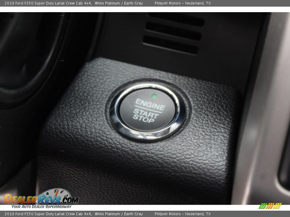 2019 Ford F350 Super Duty Lariat Crew Cab 4x4 White Platinum / Earth Gray Photo #18