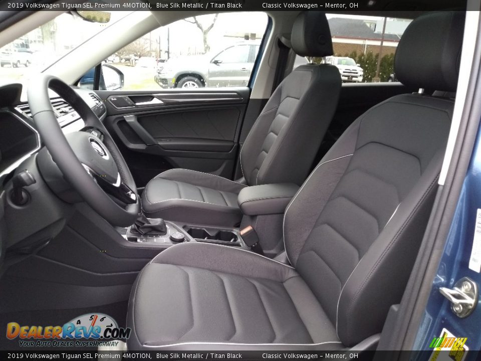 Front Seat of 2019 Volkswagen Tiguan SEL Premium 4MOTION Photo #3