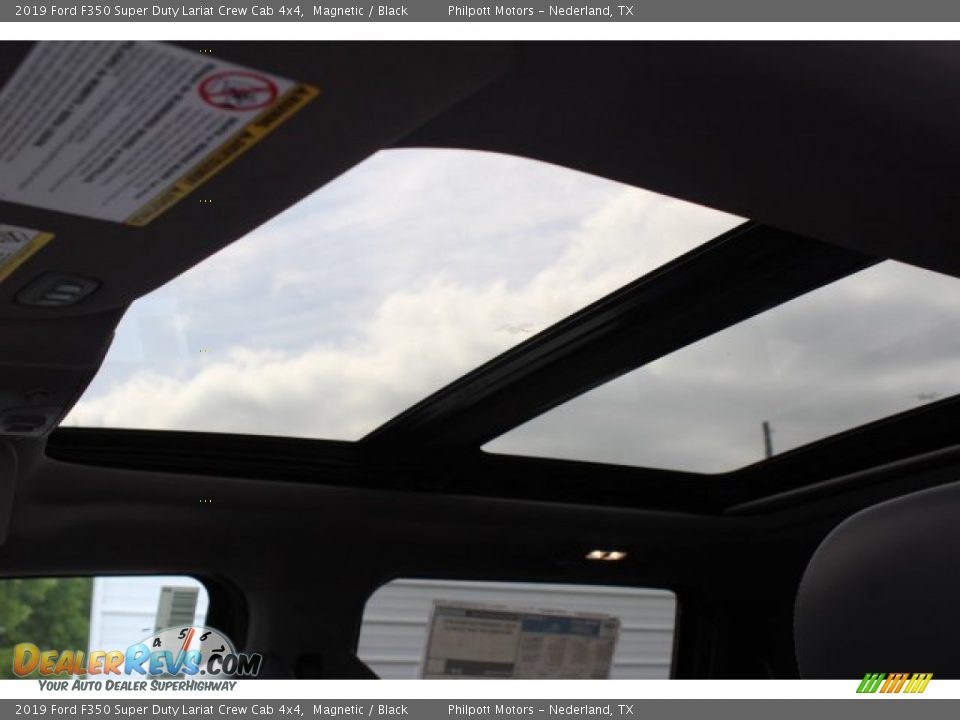 2019 Ford F350 Super Duty Lariat Crew Cab 4x4 Magnetic / Black Photo #30