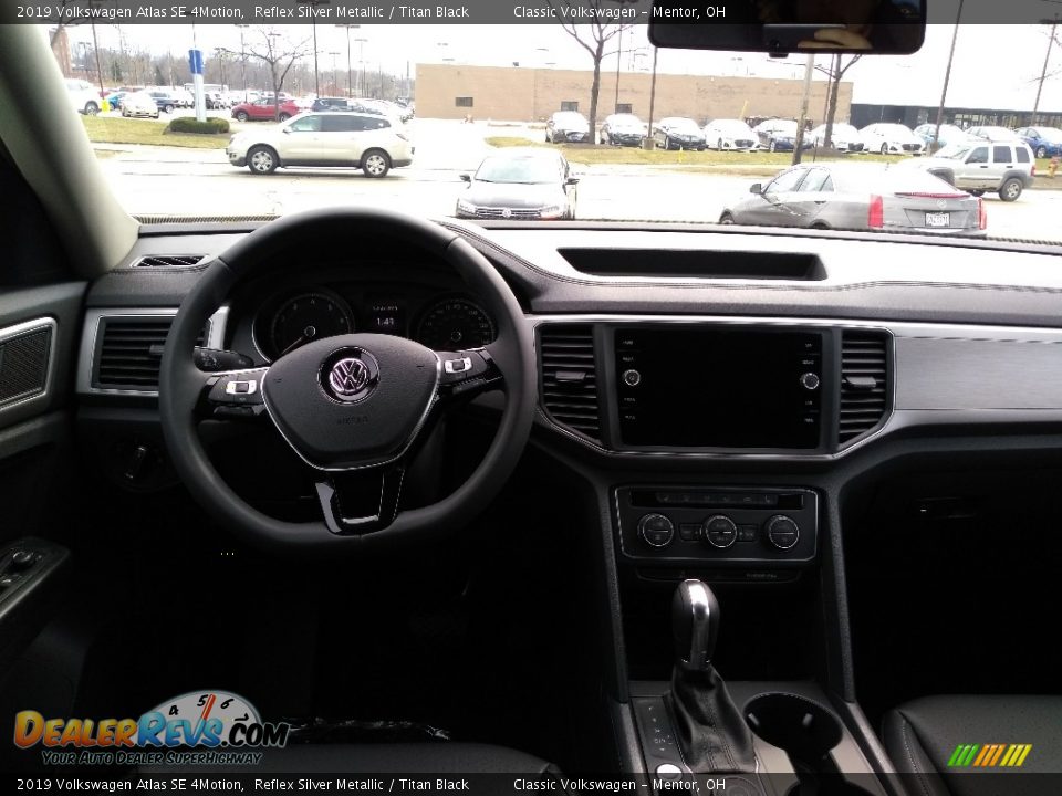 2019 Volkswagen Atlas SE 4Motion Reflex Silver Metallic / Titan Black Photo #4