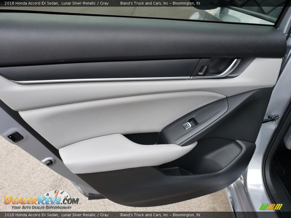 2018 Honda Accord EX Sedan Lunar Silver Metallic / Gray Photo #32