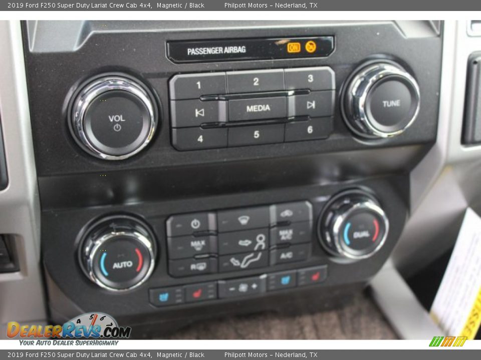 2019 Ford F250 Super Duty Lariat Crew Cab 4x4 Magnetic / Black Photo #19