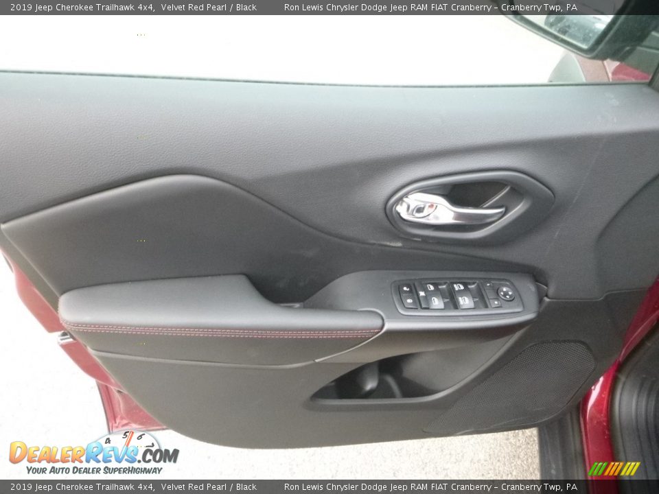 2019 Jeep Cherokee Trailhawk 4x4 Velvet Red Pearl / Black Photo #13