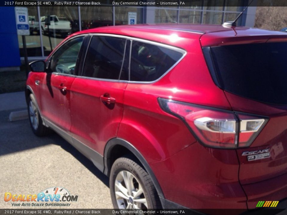 2017 Ford Escape SE 4WD Ruby Red / Charcoal Black Photo #9