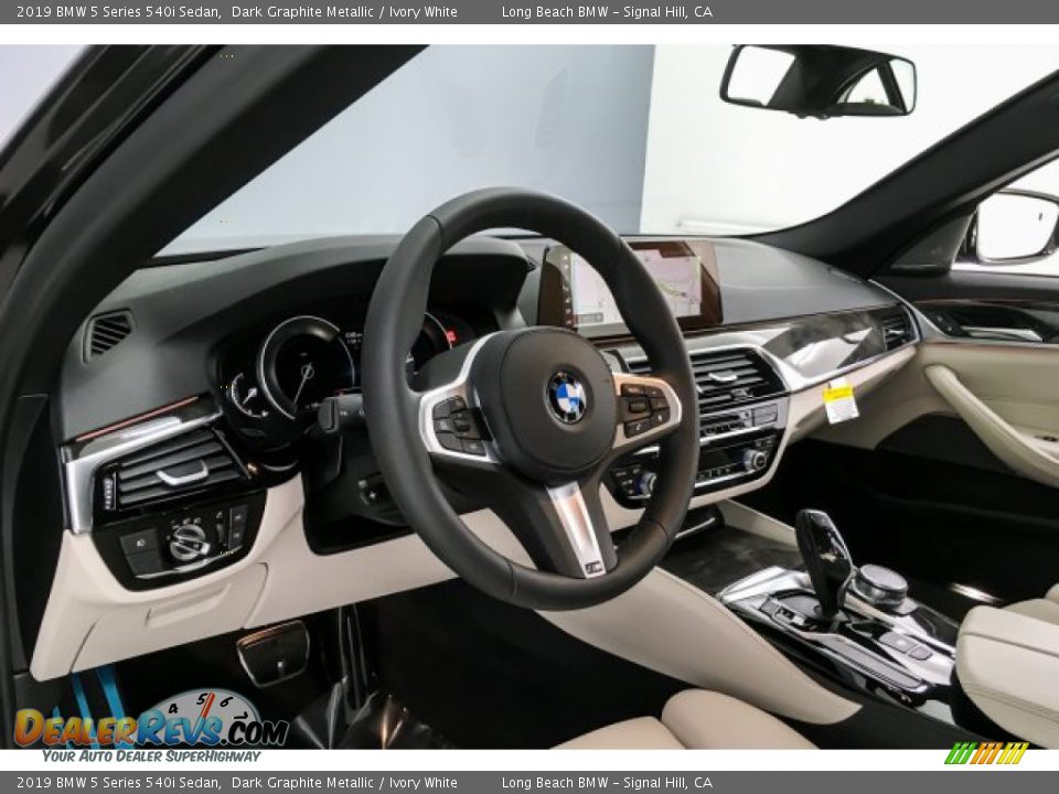 2019 BMW 5 Series 540i Sedan Dark Graphite Metallic / Ivory White Photo #4