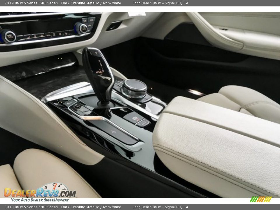 2019 BMW 5 Series 540i Sedan Dark Graphite Metallic / Ivory White Photo #7