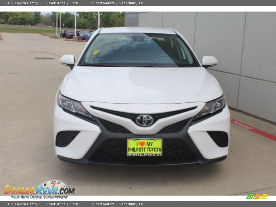 2019 Toyota Camry SE Super White / Black Photo #3