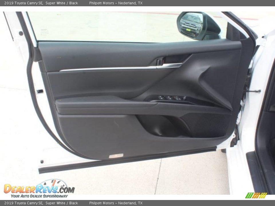 2019 Toyota Camry SE Super White / Black Photo #9