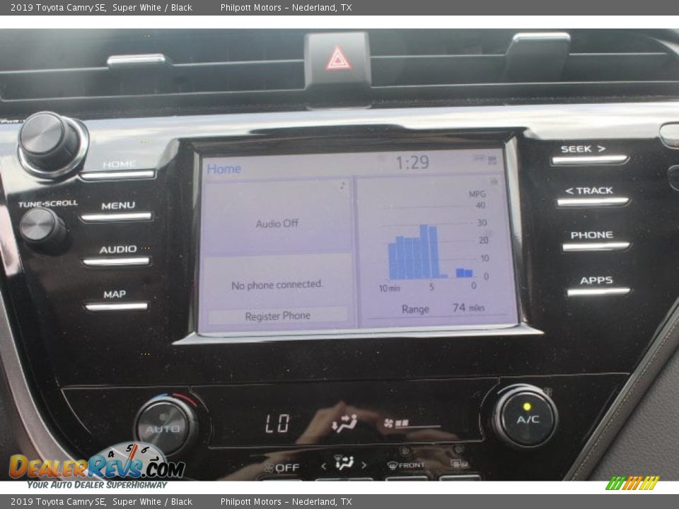 2019 Toyota Camry SE Super White / Black Photo #12