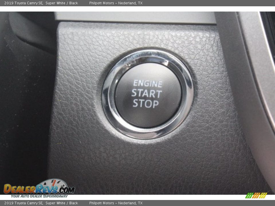 2019 Toyota Camry SE Super White / Black Photo #15