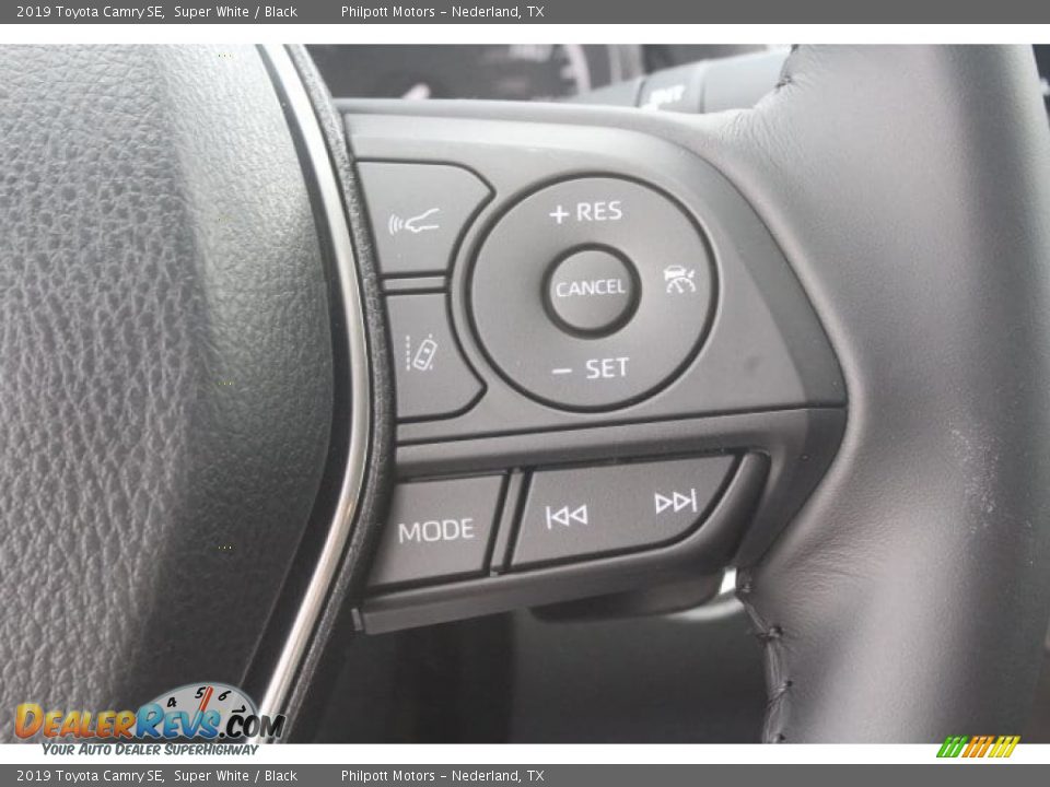 2019 Toyota Camry SE Super White / Black Photo #17