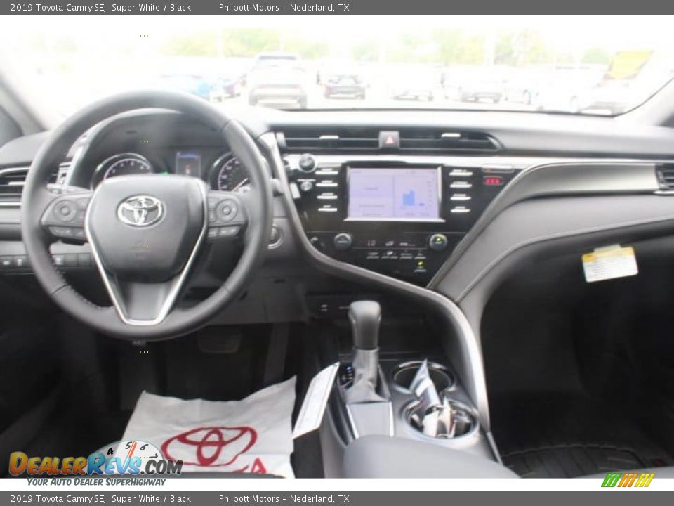 2019 Toyota Camry SE Super White / Black Photo #20