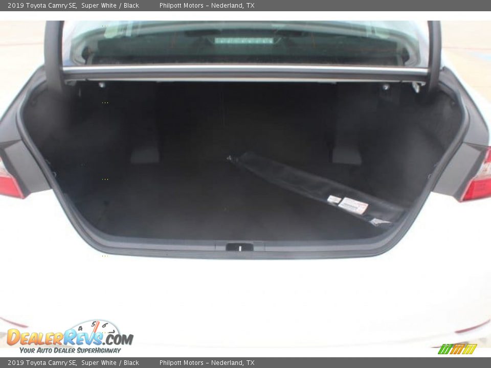 2019 Toyota Camry SE Super White / Black Photo #22