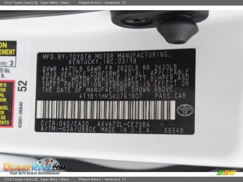 2019 Toyota Camry SE Super White / Black Photo #24