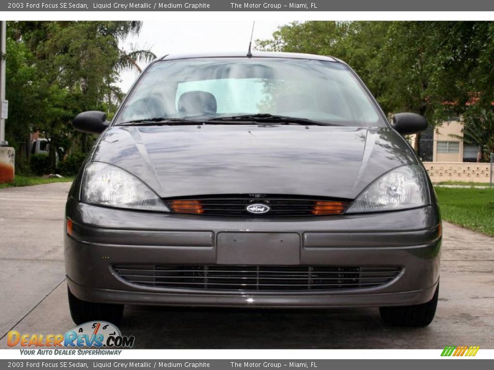 2003 Ford Focus SE Sedan Liquid Grey Metallic / Medium Graphite Photo #11