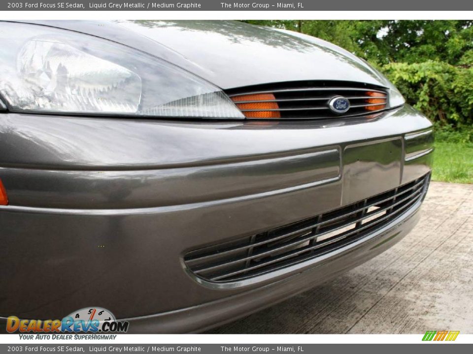 2003 Ford Focus SE Sedan Liquid Grey Metallic / Medium Graphite Photo #19