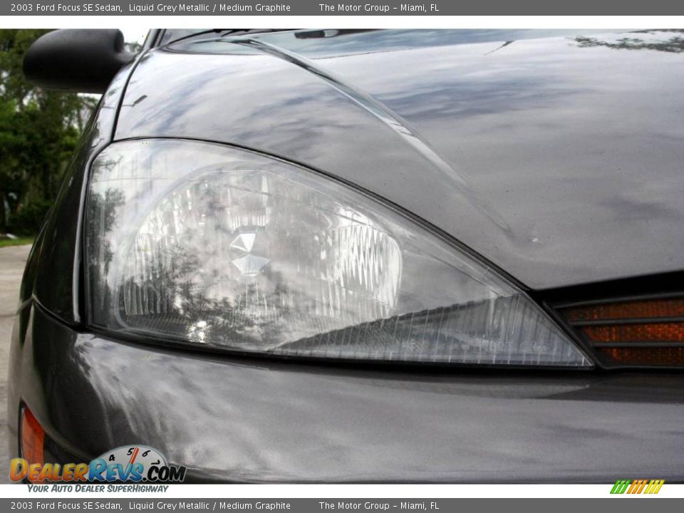 2003 Ford Focus SE Sedan Liquid Grey Metallic / Medium Graphite Photo #21