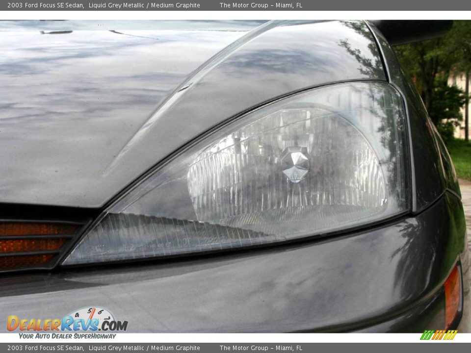 2003 Ford Focus SE Sedan Liquid Grey Metallic / Medium Graphite Photo #22
