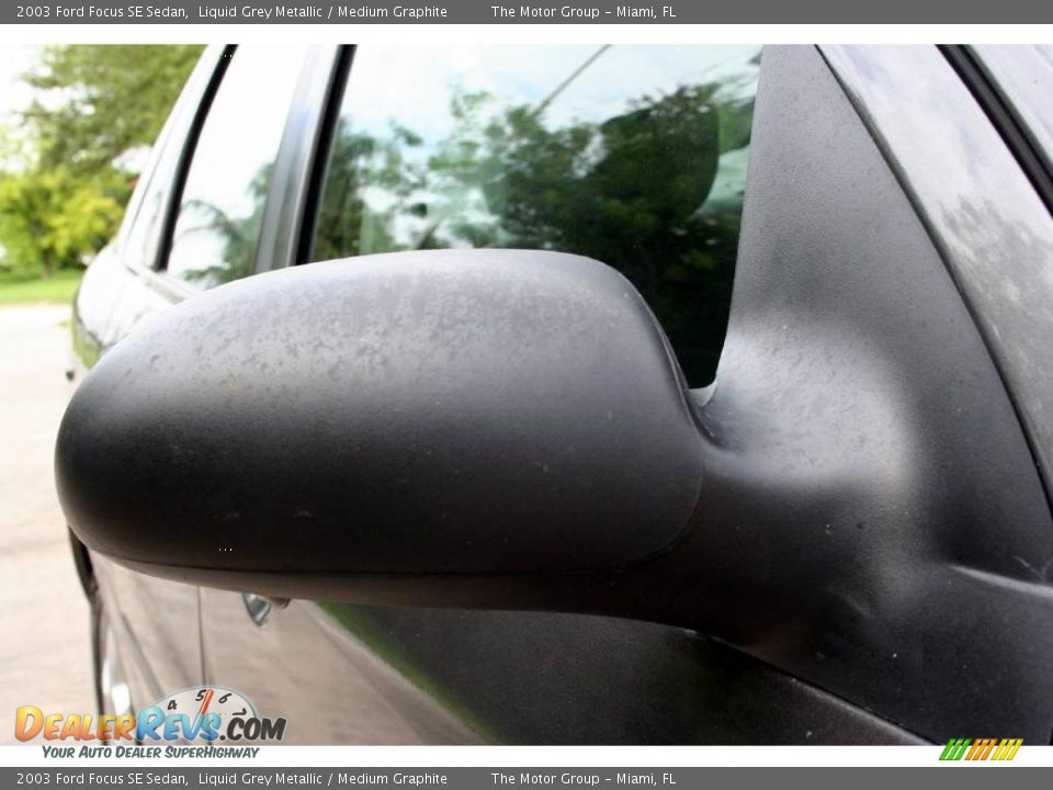 2003 Ford Focus SE Sedan Liquid Grey Metallic / Medium Graphite Photo #25
