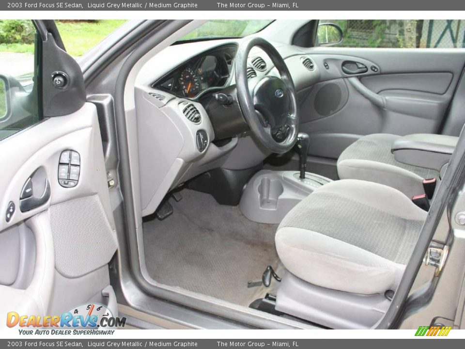 2003 Ford Focus SE Sedan Liquid Grey Metallic / Medium Graphite Photo #29