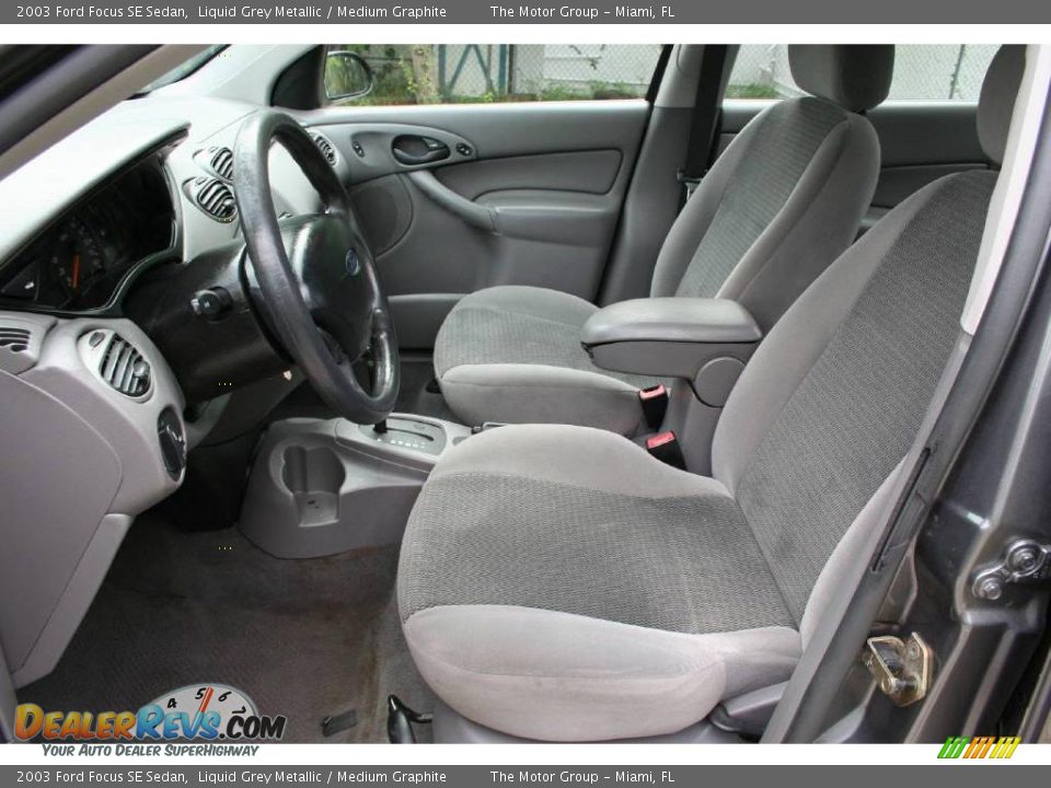 2003 Ford Focus SE Sedan Liquid Grey Metallic / Medium Graphite Photo #33