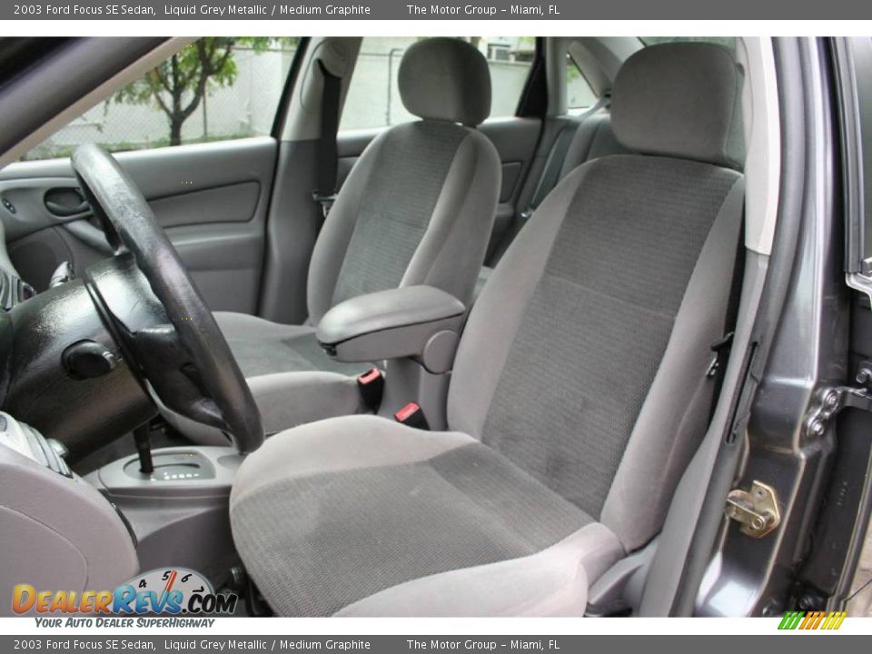 2003 Ford Focus SE Sedan Liquid Grey Metallic / Medium Graphite Photo #35