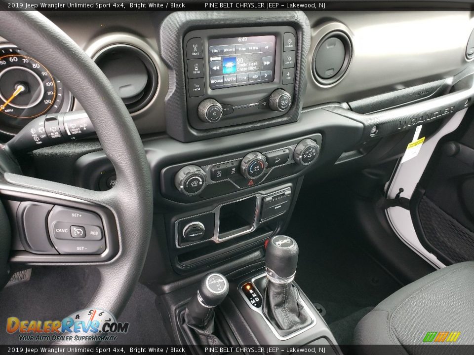2019 Jeep Wrangler Unlimited Sport 4x4 Bright White / Black Photo #10