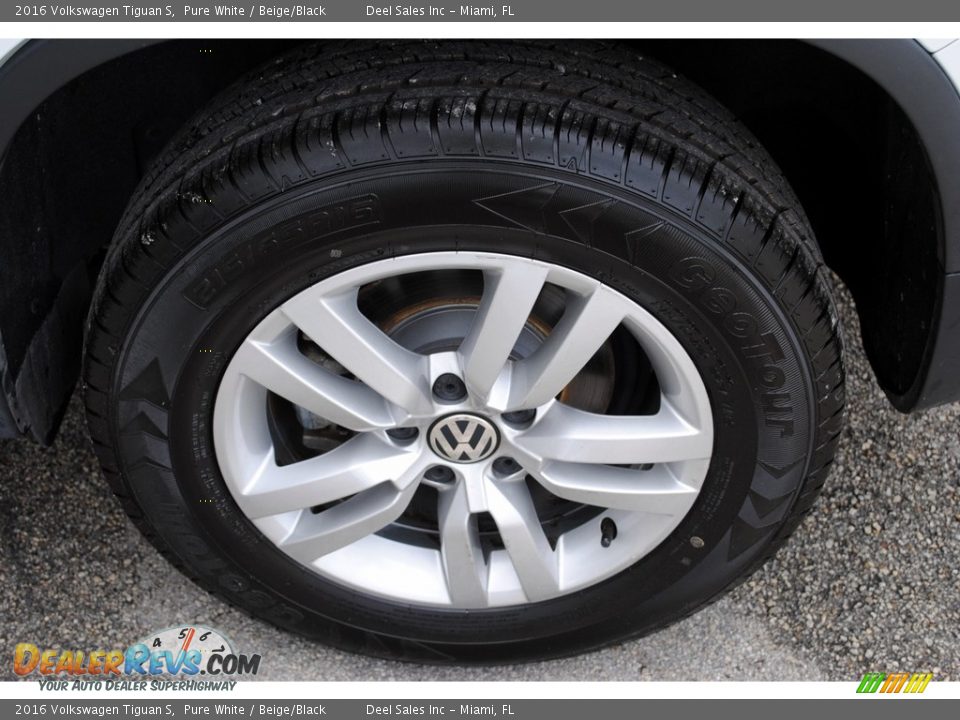 2016 Volkswagen Tiguan S Pure White / Beige/Black Photo #10