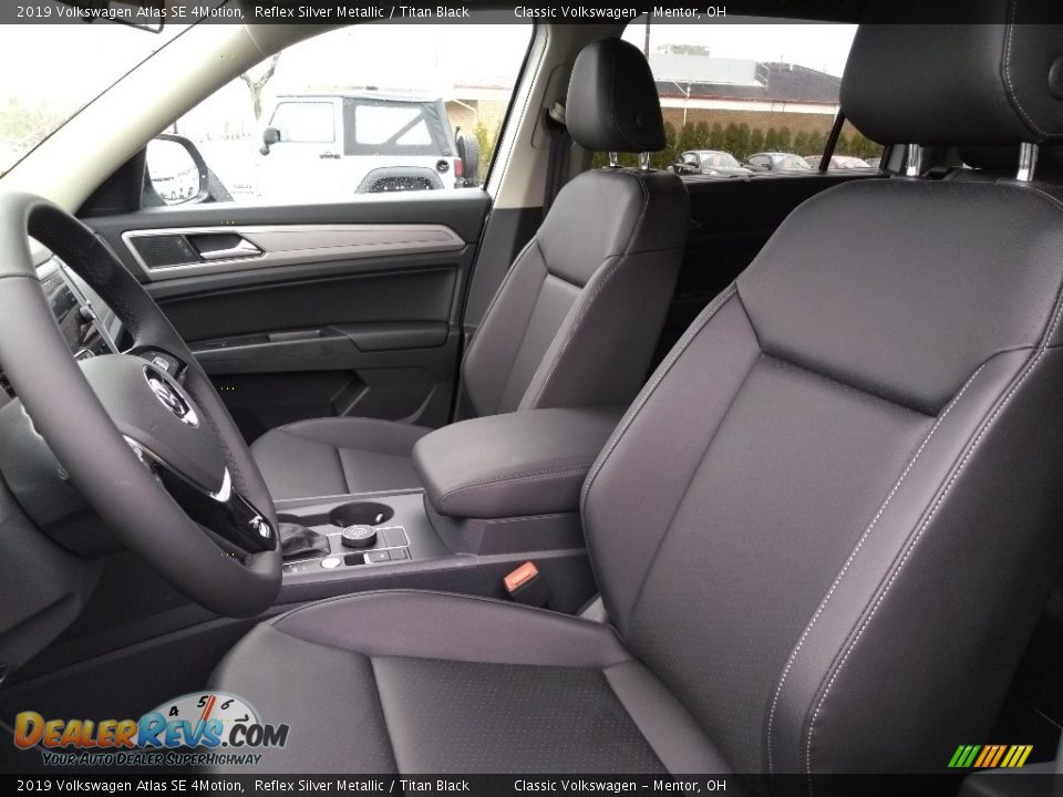 Front Seat of 2019 Volkswagen Atlas SE 4Motion Photo #3