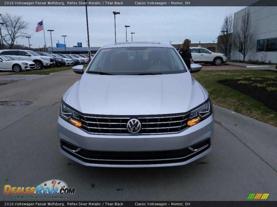 2019 Volkswagen Passat Wolfsburg Reflex Silver Metallic / Titan Black Photo #2
