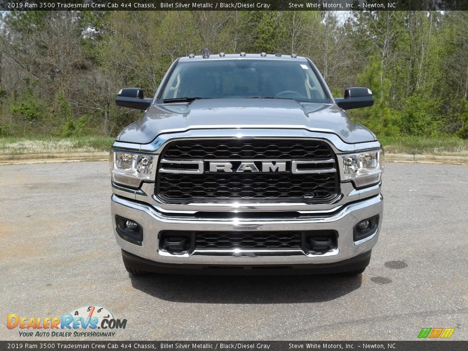 2019 Ram 3500 Tradesman Crew Cab 4x4 Chassis Billet Silver Metallic / Black/Diesel Gray Photo #3