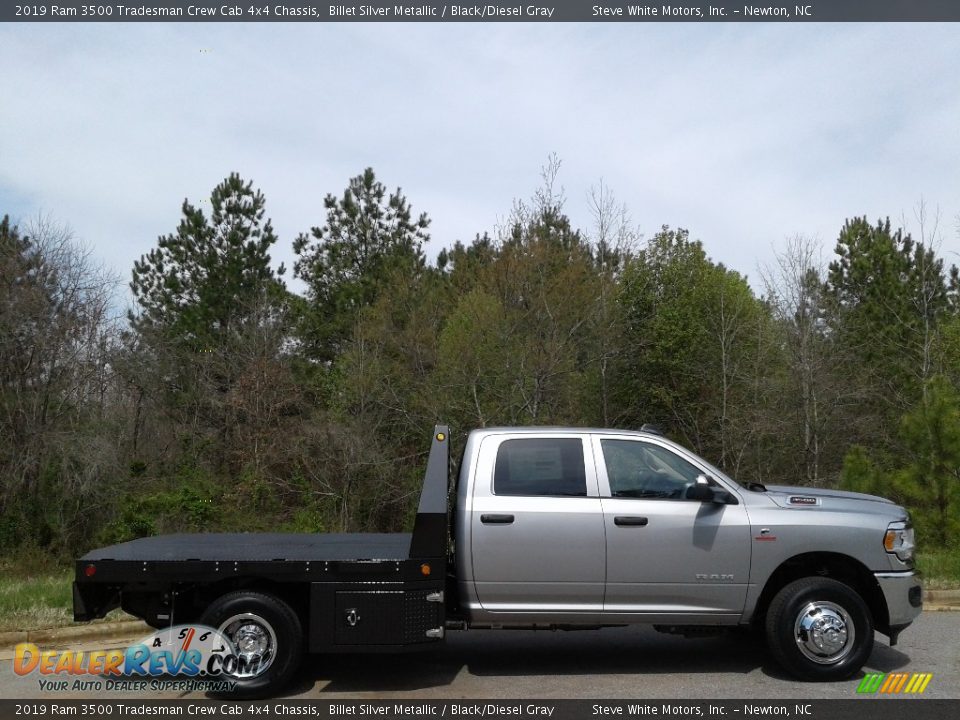 2019 Ram 3500 Tradesman Crew Cab 4x4 Chassis Billet Silver Metallic / Black/Diesel Gray Photo #5