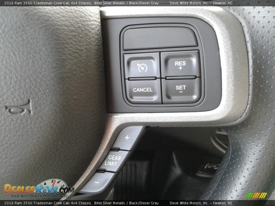 2019 Ram 3500 Tradesman Crew Cab 4x4 Chassis Billet Silver Metallic / Black/Diesel Gray Photo #17