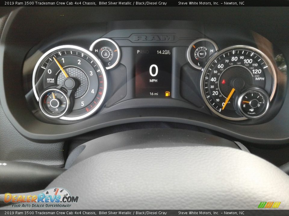 2019 Ram 3500 Tradesman Crew Cab 4x4 Chassis Billet Silver Metallic / Black/Diesel Gray Photo #18