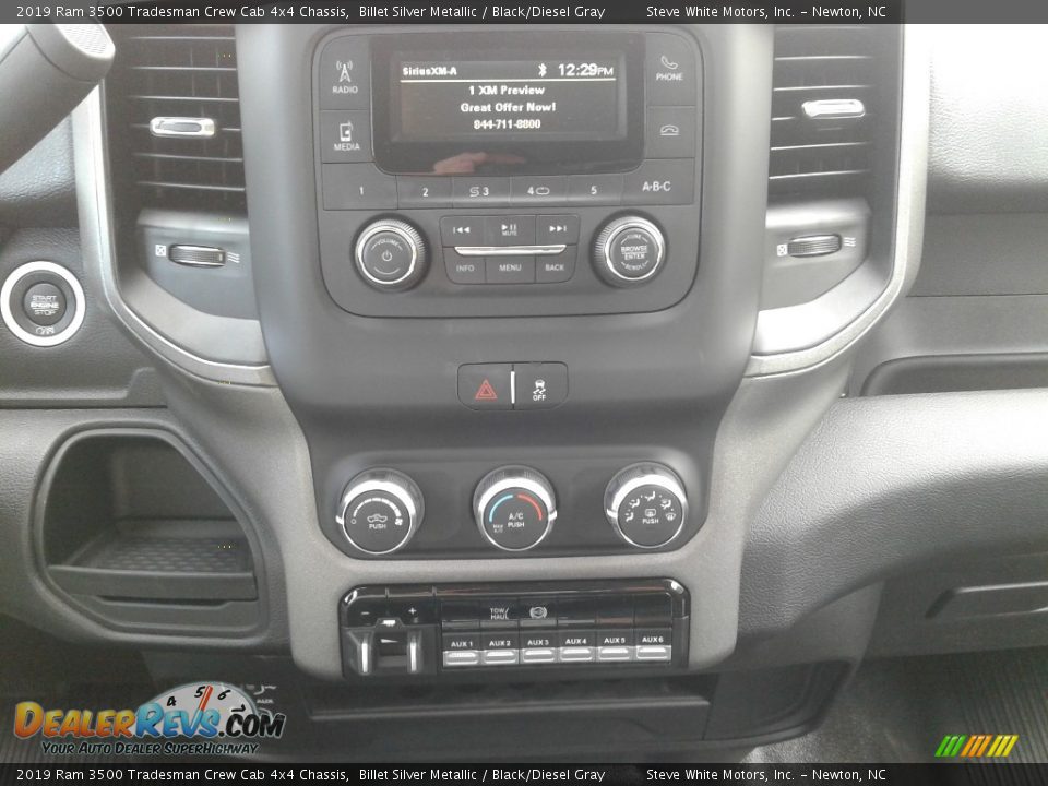 2019 Ram 3500 Tradesman Crew Cab 4x4 Chassis Billet Silver Metallic / Black/Diesel Gray Photo #19