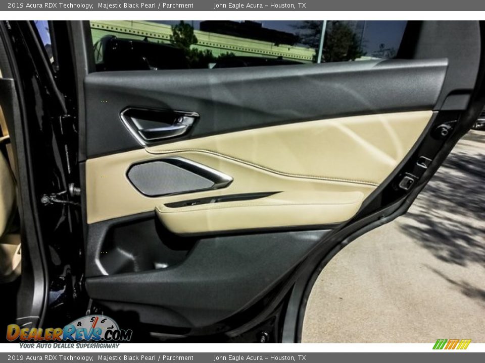 2019 Acura RDX Technology Majestic Black Pearl / Parchment Photo #26