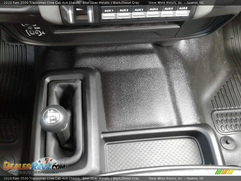 2019 Ram 3500 Tradesman Crew Cab 4x4 Chassis Billet Silver Metallic / Black/Diesel Gray Photo #23