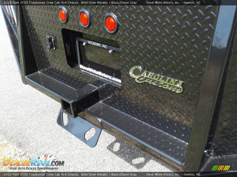 2019 Ram 3500 Tradesman Crew Cab 4x4 Chassis Billet Silver Metallic / Black/Diesel Gray Photo #29