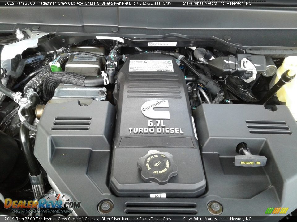 2019 Ram 3500 Tradesman Crew Cab 4x4 Chassis Billet Silver Metallic / Black/Diesel Gray Photo #34