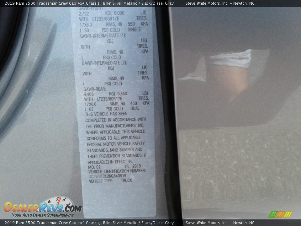 2019 Ram 3500 Tradesman Crew Cab 4x4 Chassis Billet Silver Metallic / Black/Diesel Gray Photo #36