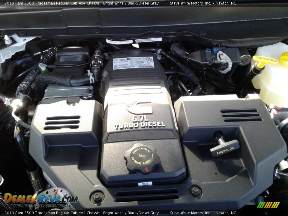 2019 Ram 3500 Tradesman Regular Cab 4x4 Chassis 6.7 Liter OHV 24-Valve Cummins Turbo-Diesel Inline 6 Cylinder Engine Photo #26