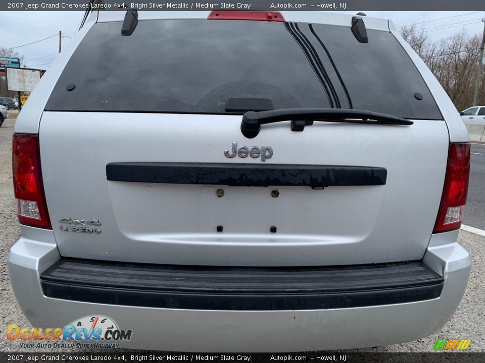 2007 Jeep Grand Cherokee Laredo 4x4 Bright Silver Metallic / Medium Slate Gray Photo #4