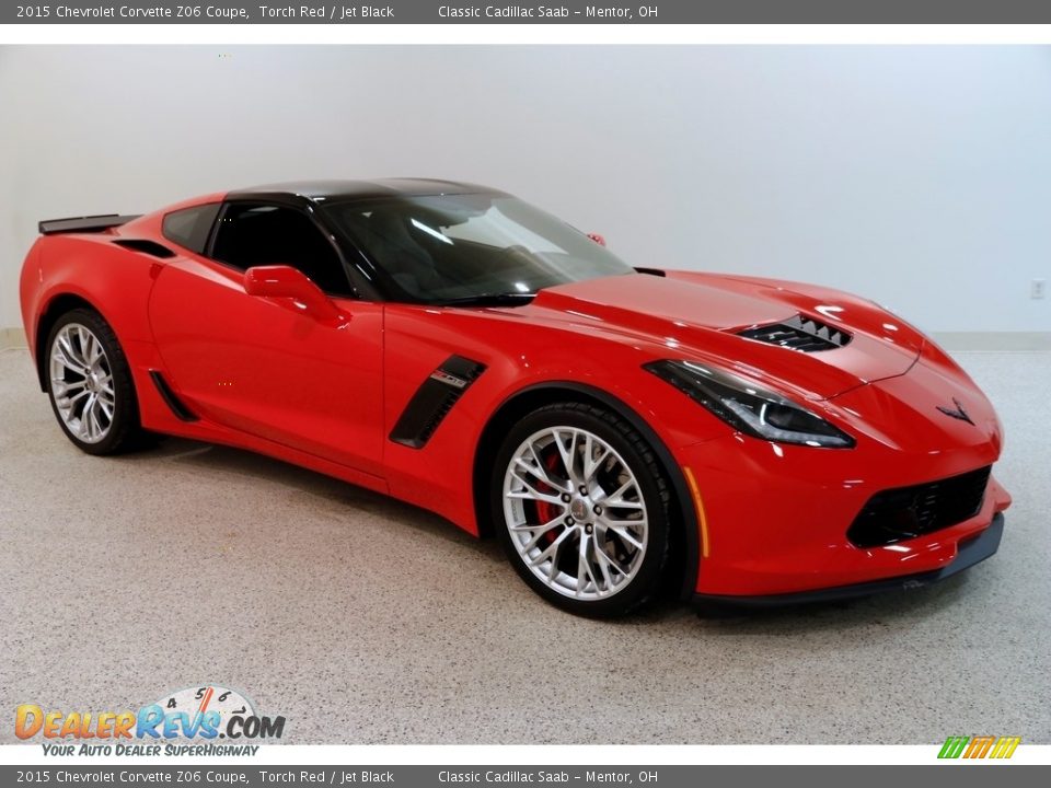 Front 3/4 View of 2015 Chevrolet Corvette Z06 Coupe Photo #1