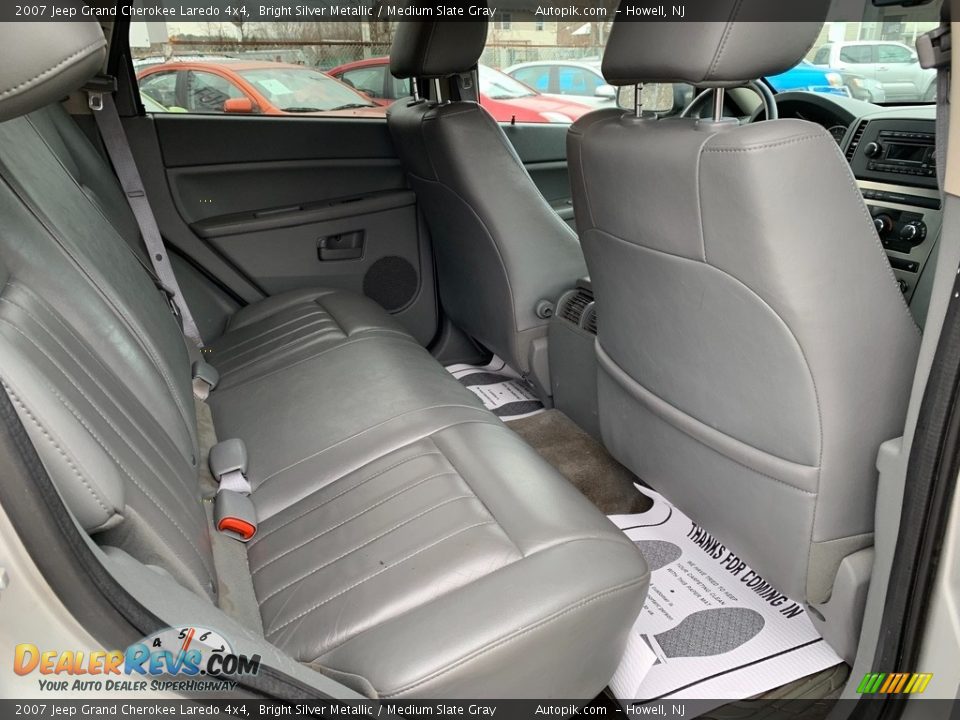 2007 Jeep Grand Cherokee Laredo 4x4 Bright Silver Metallic / Medium Slate Gray Photo #11