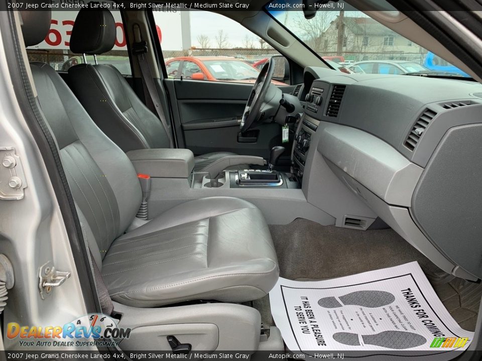 2007 Jeep Grand Cherokee Laredo 4x4 Bright Silver Metallic / Medium Slate Gray Photo #12